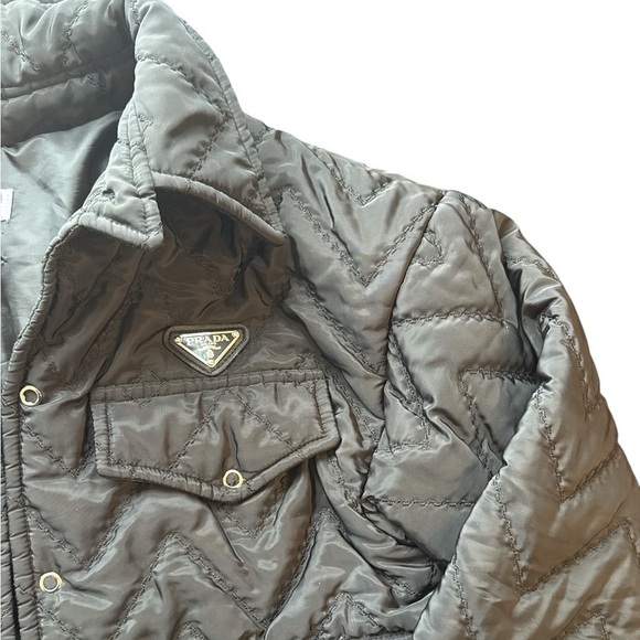 Women’s Size Small Boutique Cropped Black bubble jacket - Picture 2 of 3